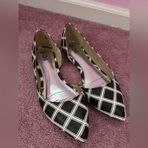 Stylish Black and White Women's Flats